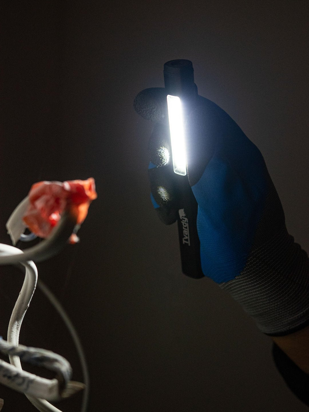 LAMPA LED COB CU LASER SI UV REINCARCABILA CU MAGNET 5W 800MAH 400 LUMENI