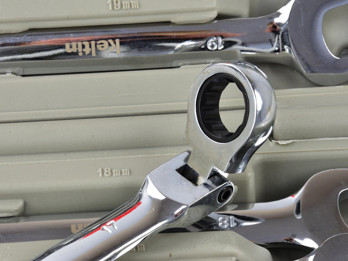 TRUSA CHEI COMBINATE CU CLICHET ARTICULATE 8-19MM 12PIESE KELTIN