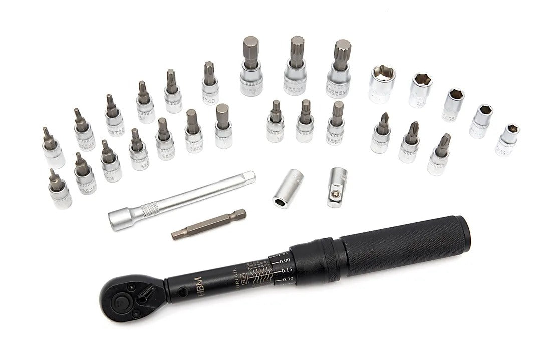 TRUSA CHEIE DINAMOMETRICA 1/4'' DE PRECIZIE 2-20NM 32 PIESE HBM