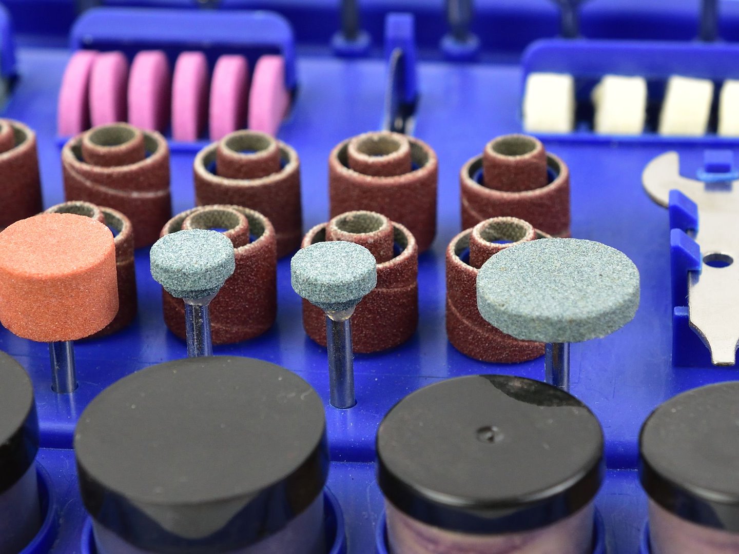 SET MINI POLIZOR CU ACCESORII 222 PIESE 220V GEKO