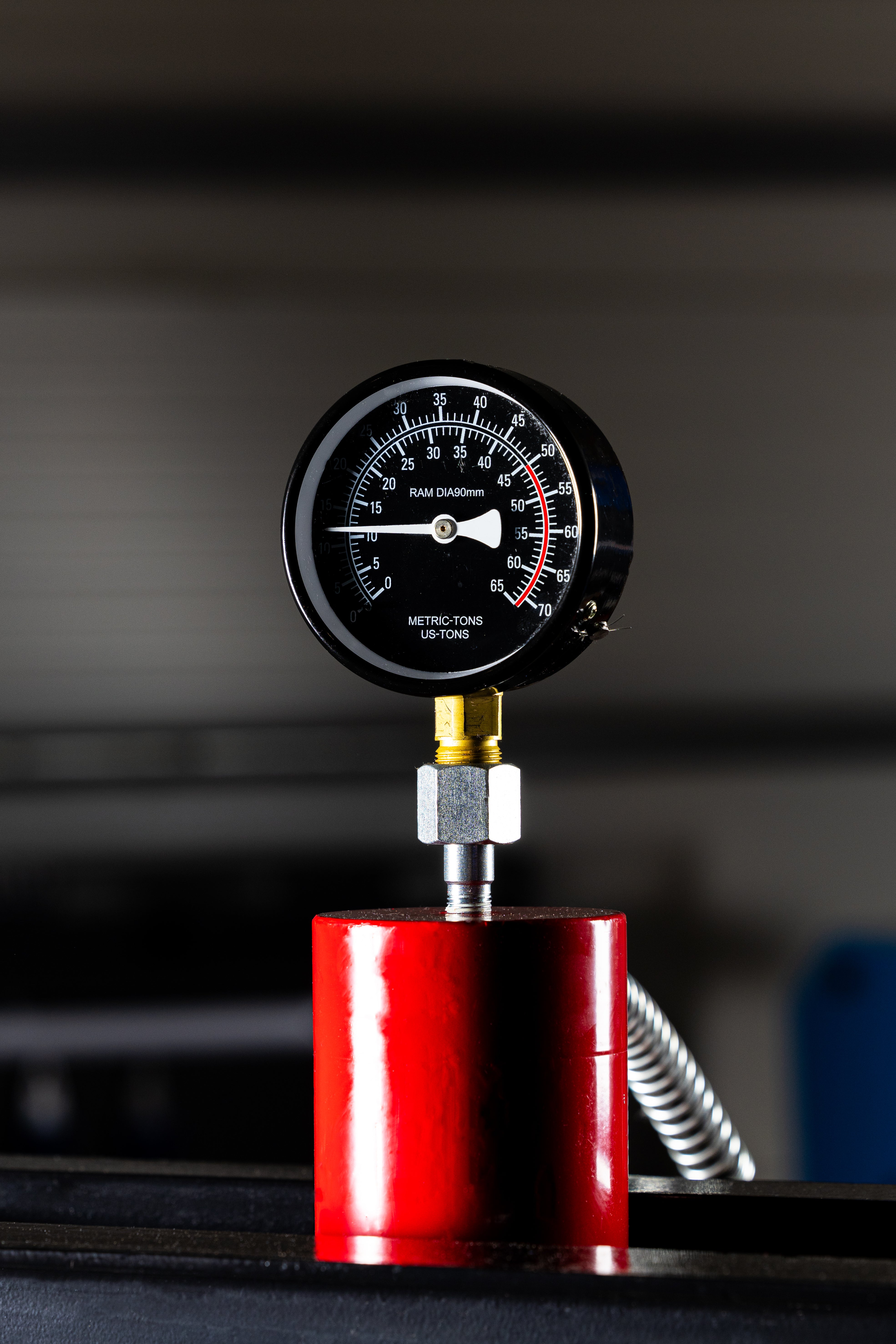 PRESA STAND HIDRAULICA 30T CU POMPA DUBLA  REDATS