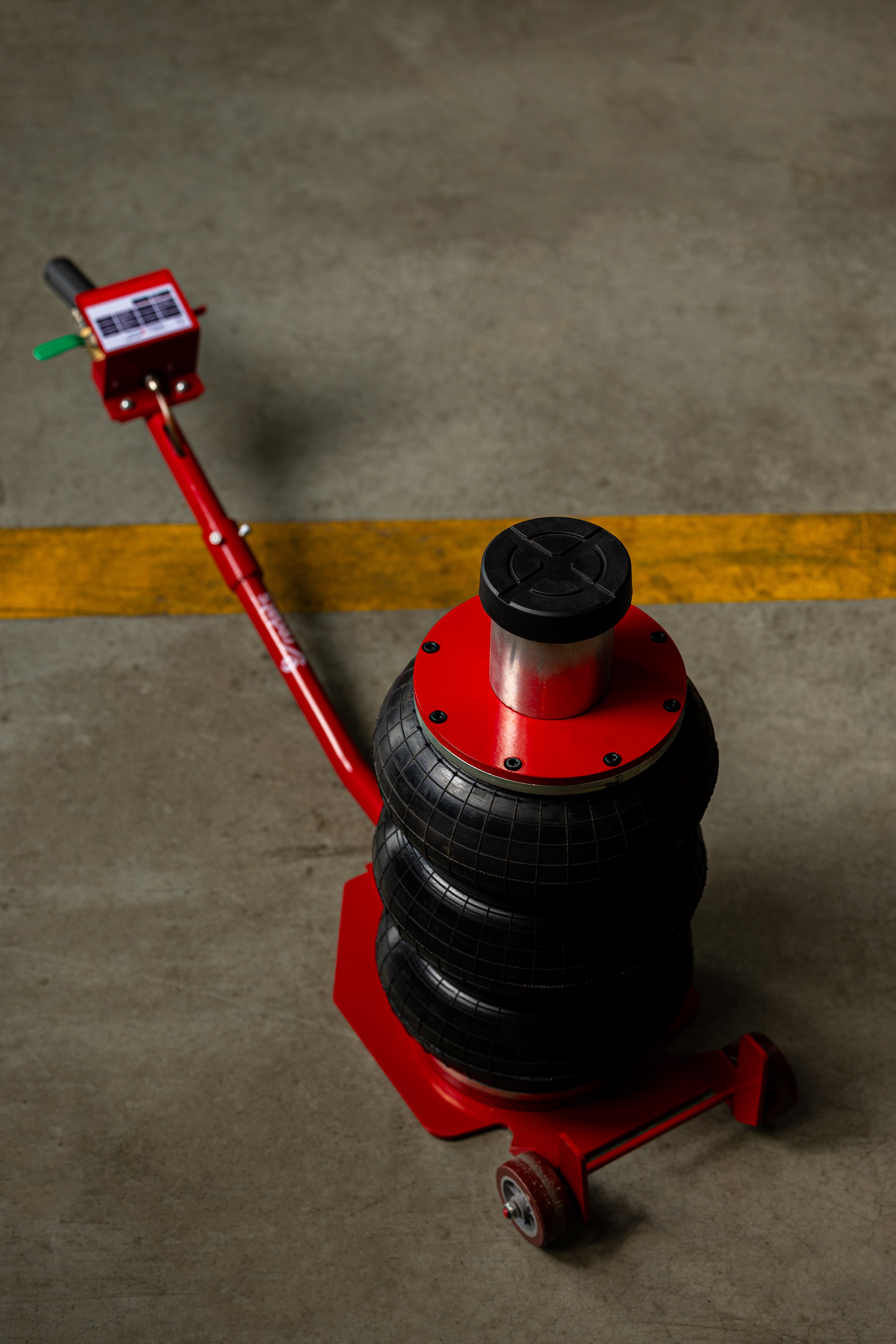 CRIC PNEUMATIC CU PERNA DE AER 3.5T CU ADAPTOR INALTATOR 14-48 CM REDATS POLONIA