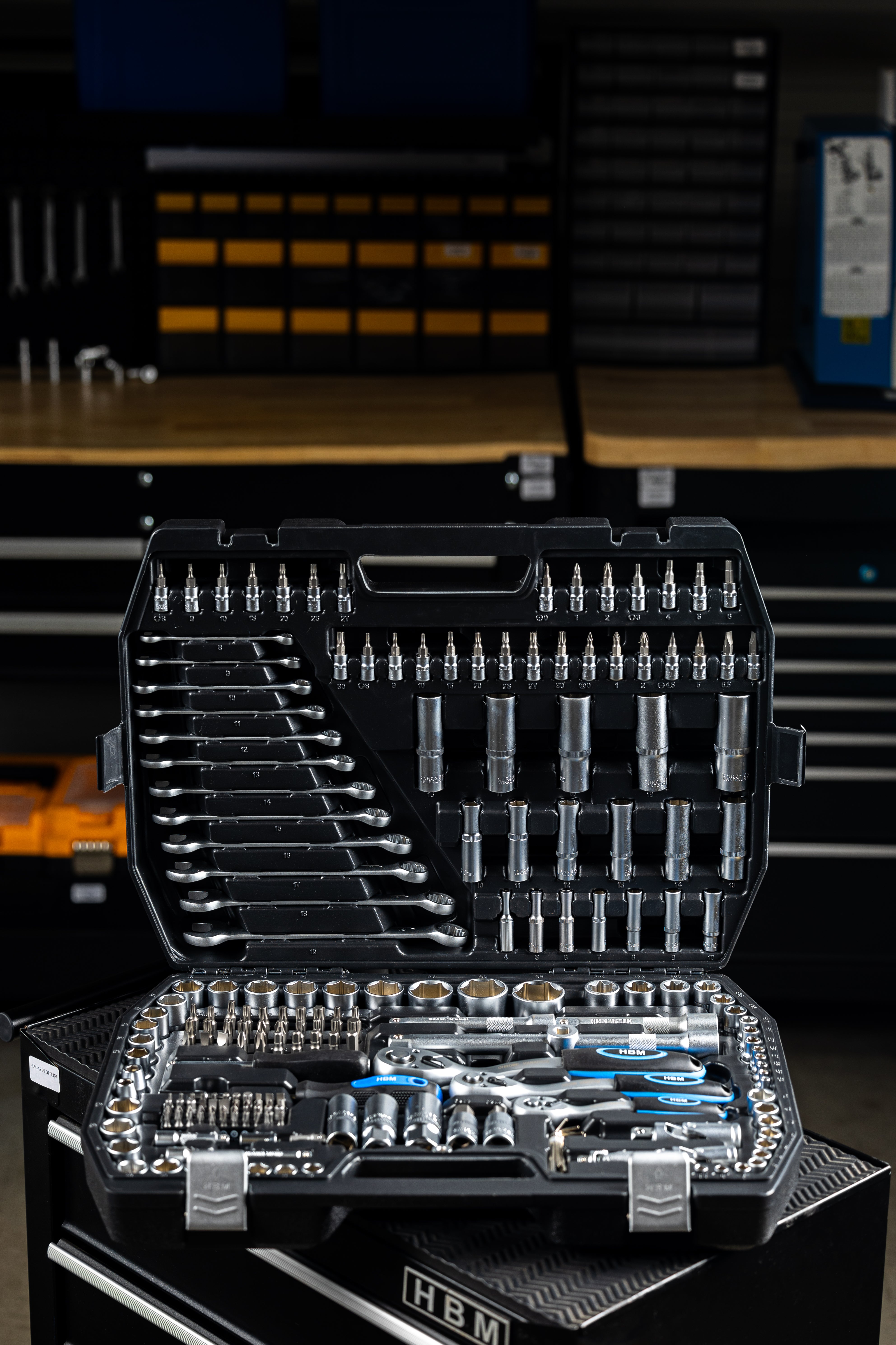 TRUSA DE SCULE PROFESIONALA CU TUBULARE SI CLICHETI 1/2 3/8 1/4 216 PIESE HBM OLANDA