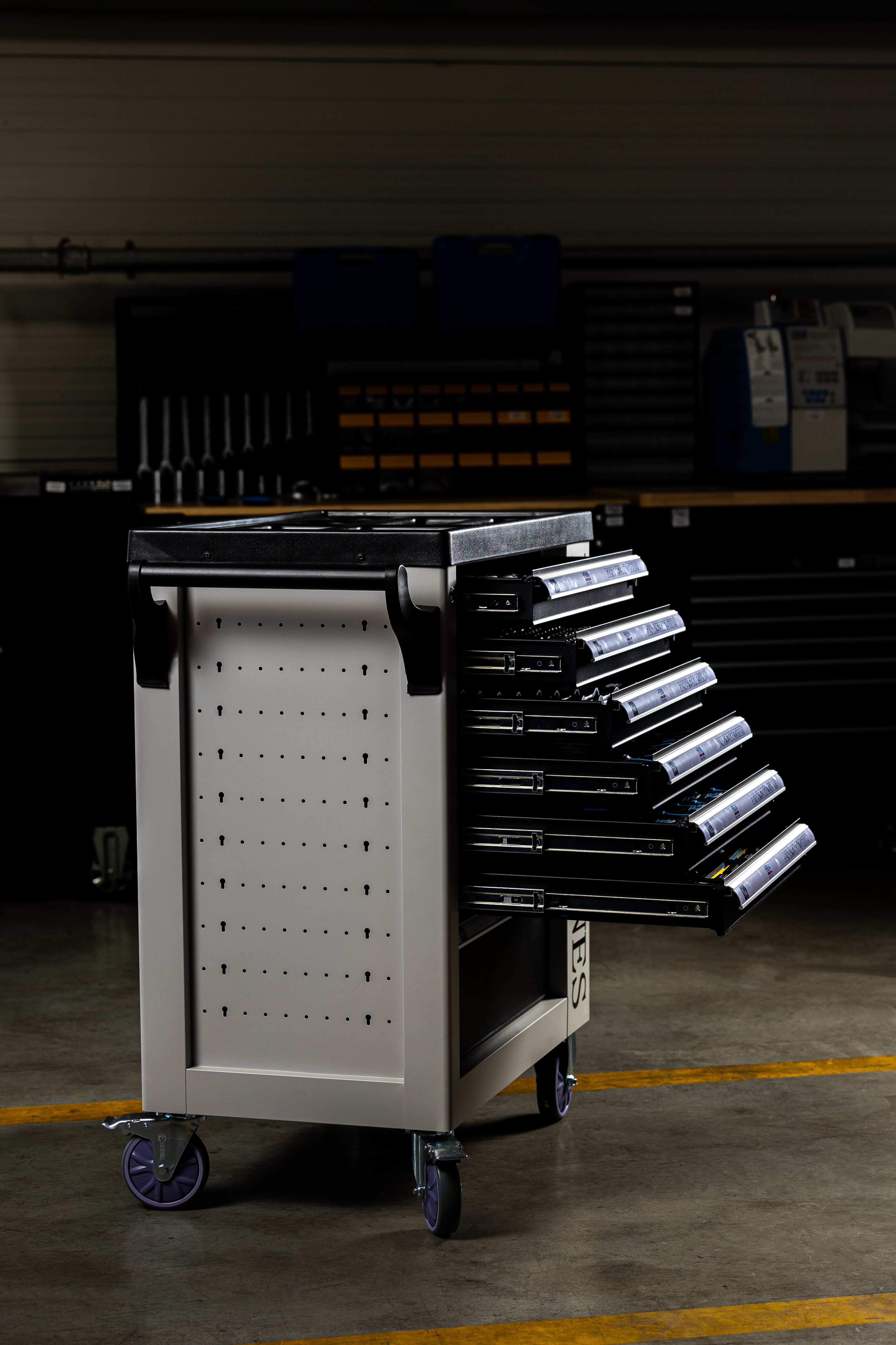 DULAP SCULE PROFESIONAL HBM CU 7 SERTARE, 245 PIESE, 6 MODULE CARBON – OLANDA, PREMIUM