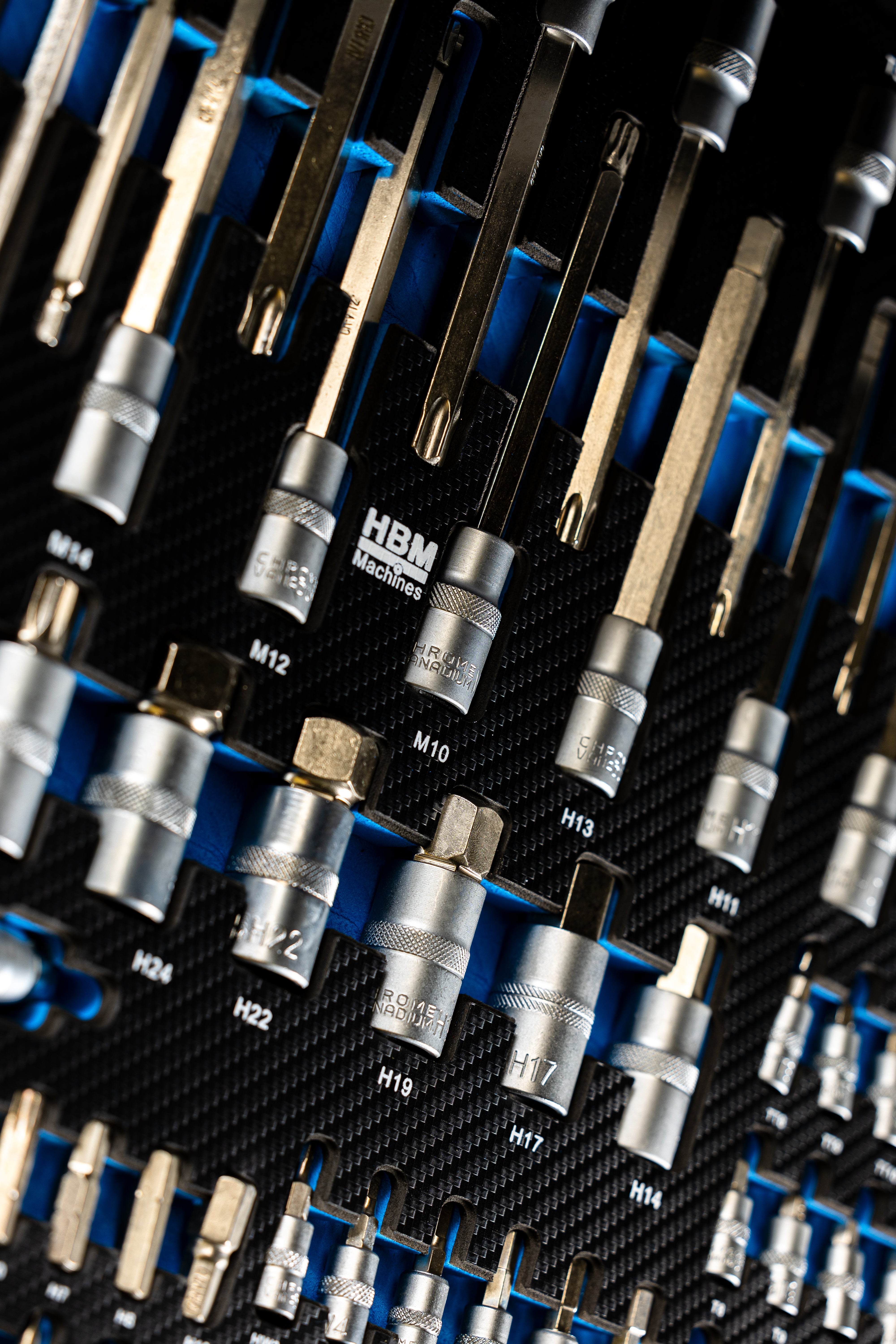 DULAP SCULE PROFESIONAL HBM CU 7 SERTARE, 245 PIESE, 6 MODULE CARBON – OLANDA, PREMIUM