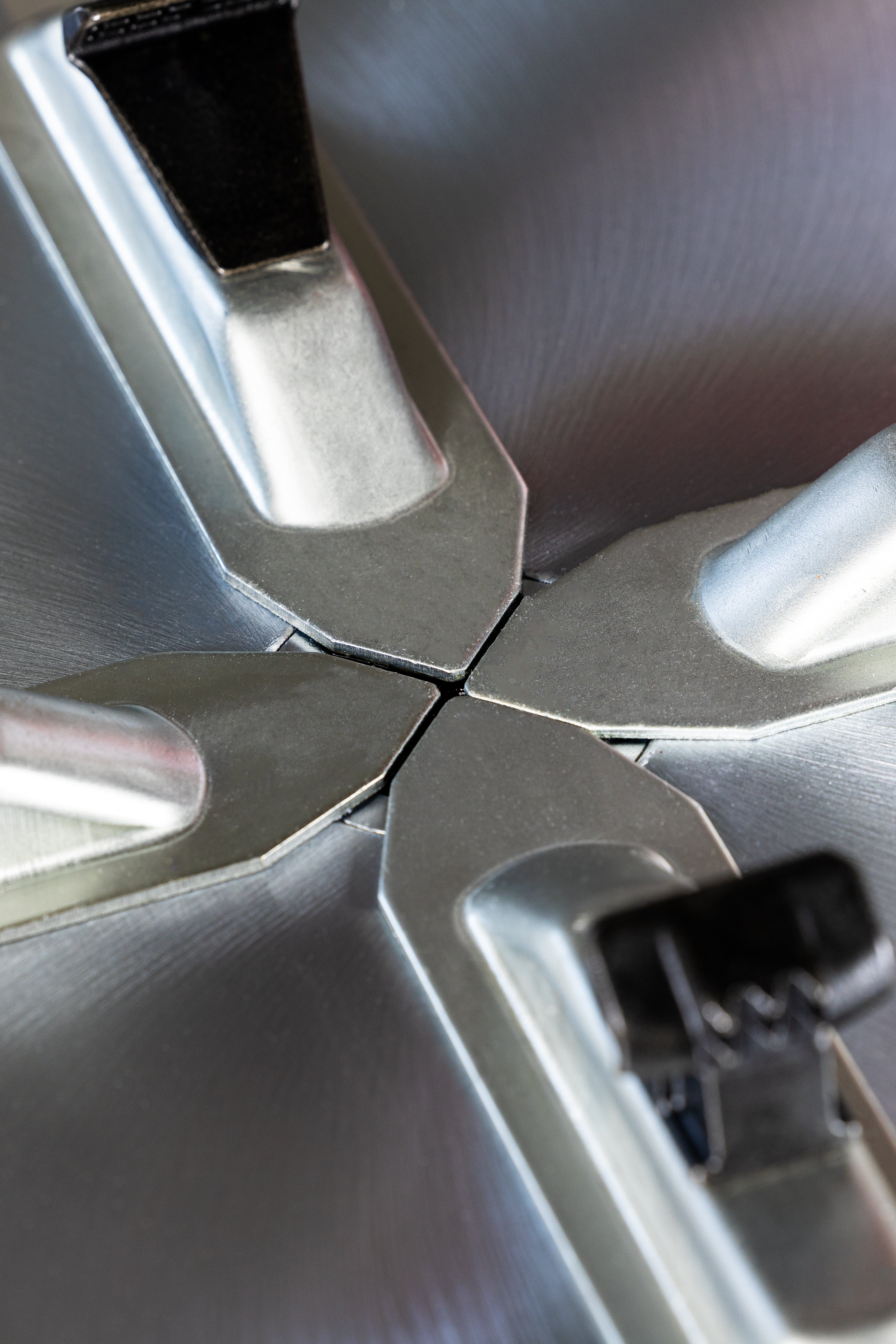 MASINA DEJANTAT SEMI-AUTOMATA ROTI AUTOTURISME 24'' 230V M-201 REDATS POLONIA