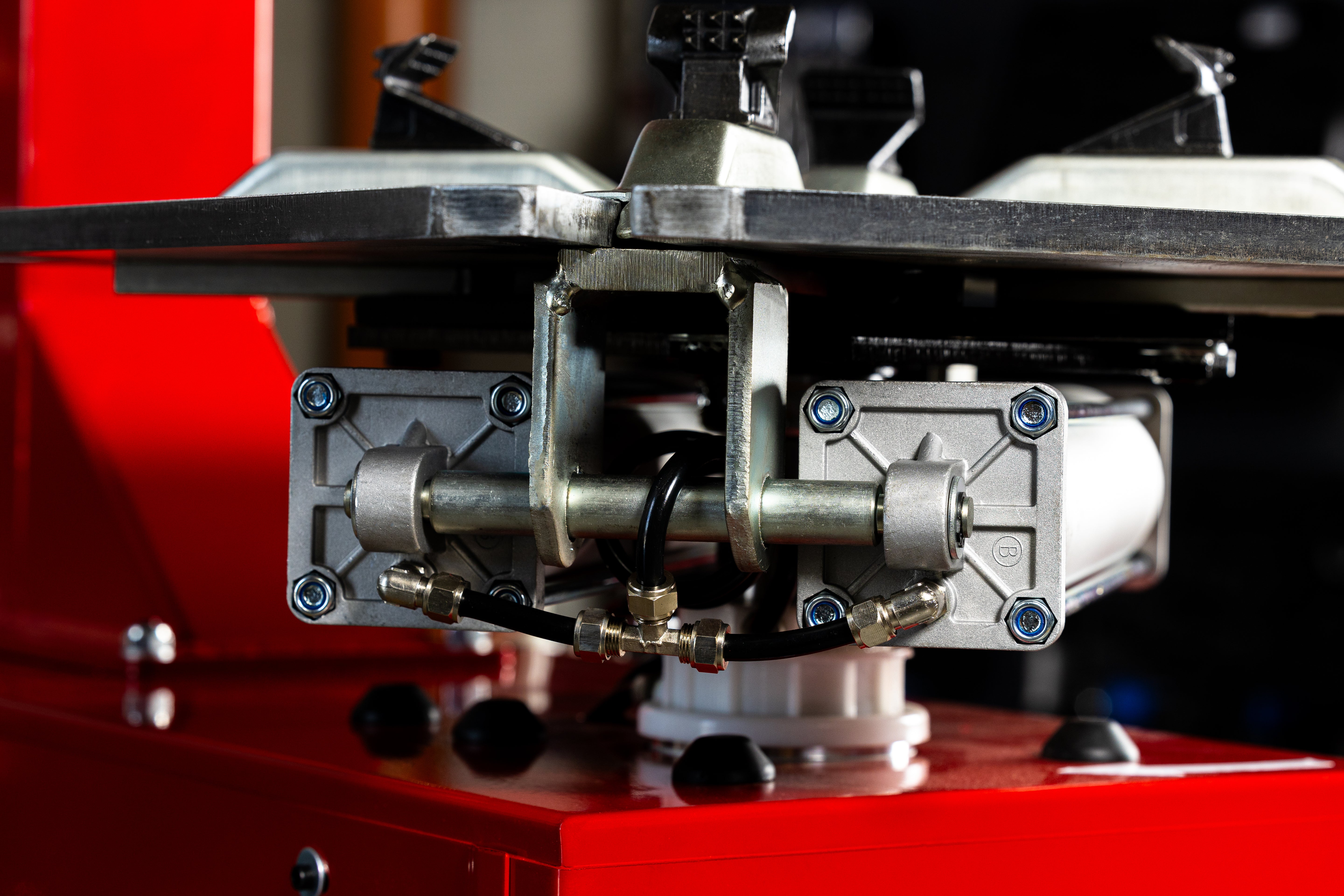 MASINA DEJANTAT SEMI-AUTOMATA ROTI AUTOTURISME 24'' 230V M-201 REDATS POLONIA