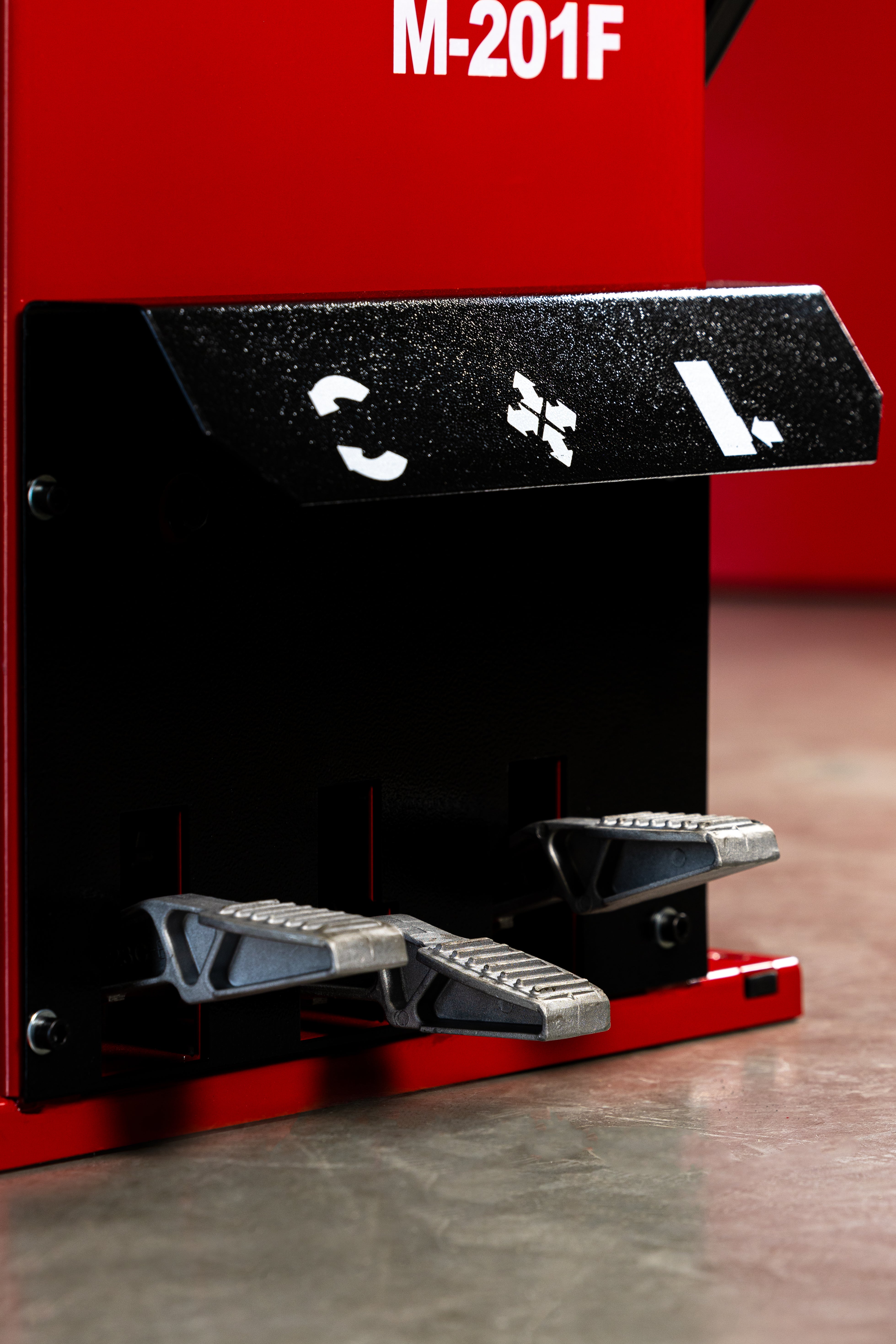 MASINA DEJANTAT SEMI-AUTOMATA ROTI AUTOTURISME 24'' 230V M-201 REDATS POLONIA