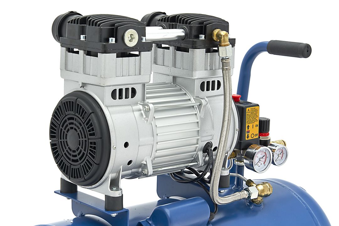 Compresor silentios zgomot redus fara ulei 50l 1500W HBM