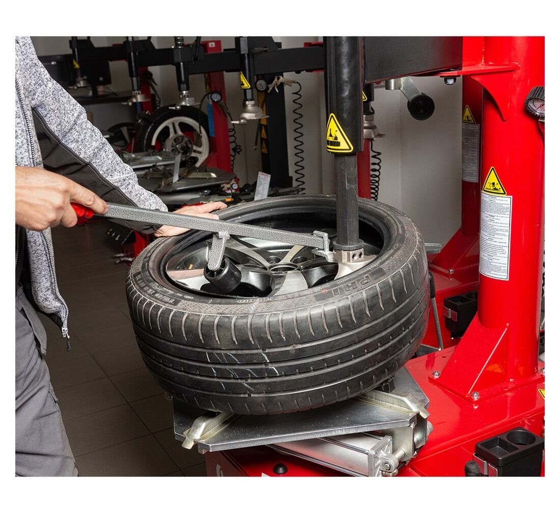 SUPORT CU ROLA DE PRESARE PENTRU MONTAJ ANVELOPE INVENTO