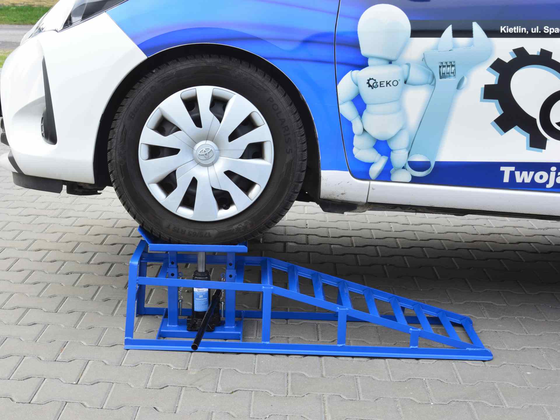 Rampa auto cu elevare hidraulica 2T GEKO