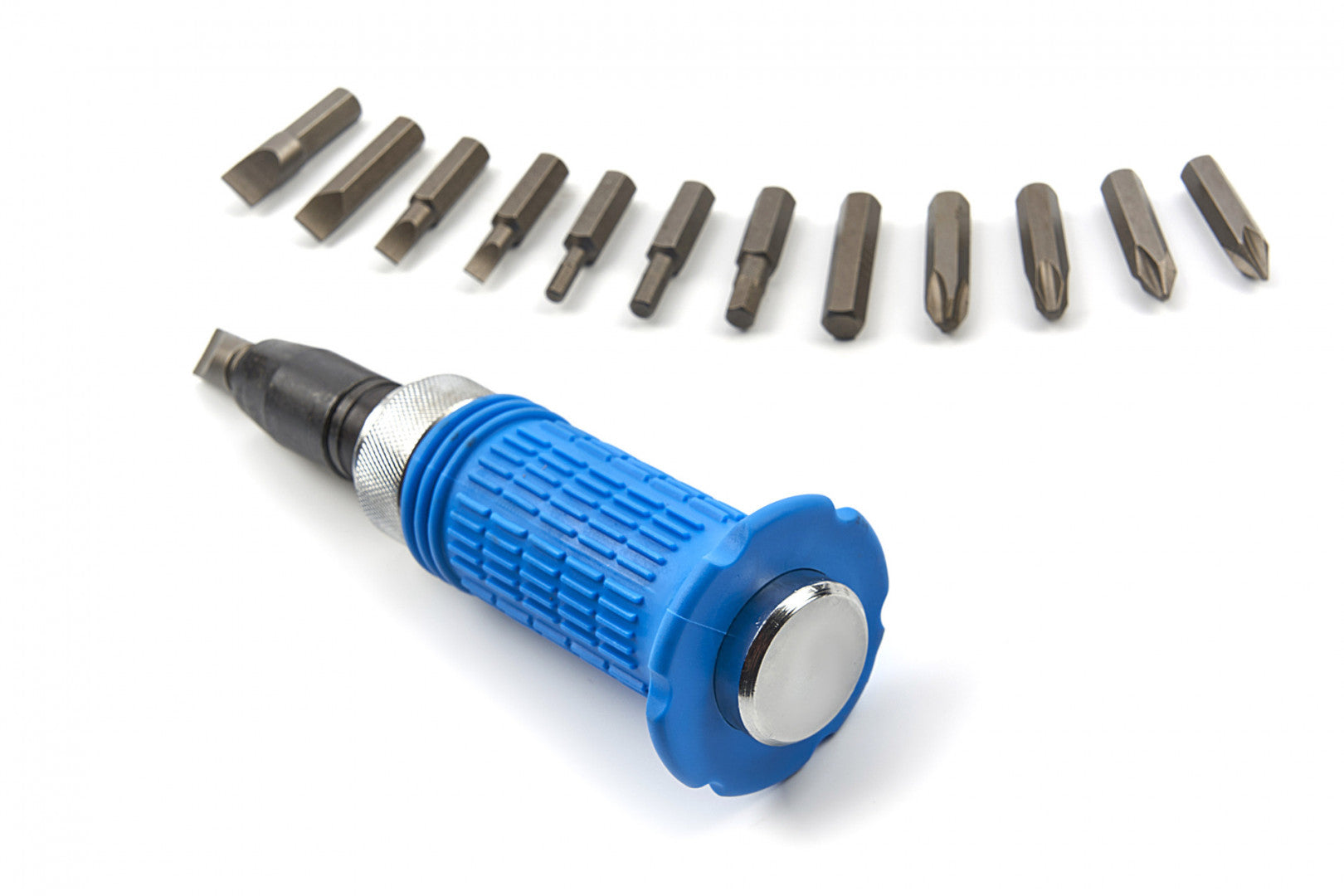 SURUBELNITA DE IMPACT 14 PIESE HBM