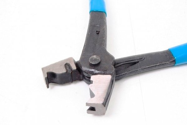 CLESTE COLIERE SI FURTUNURI CLIC-R