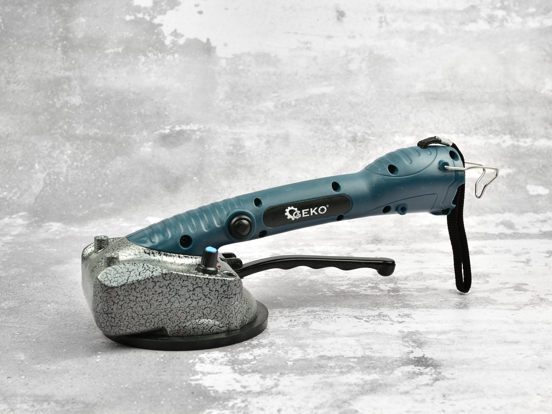 MASINA CU VENTUZA PENTRU NIVELARE PRIN VIBRATII A PLACILOR CERAMICE CU ACUMULATOR 1500mAh 12V