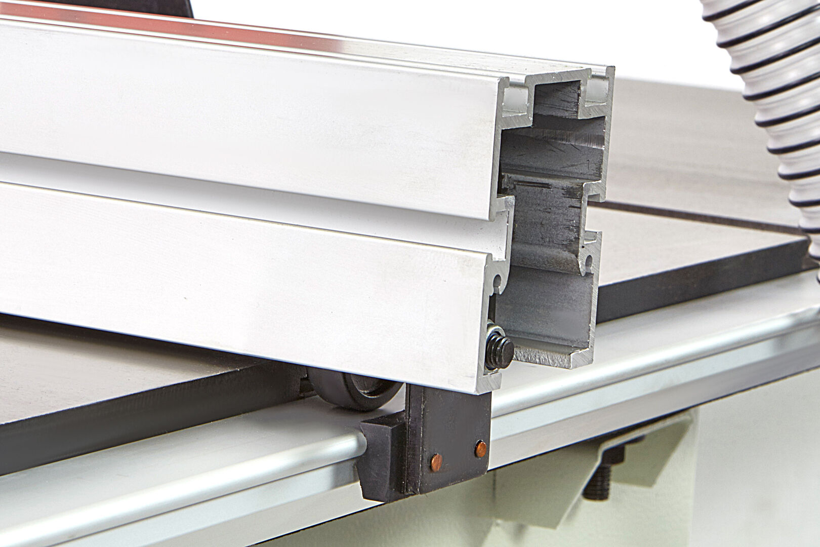 FIERASTRAU CIRCULAR REGLABIL CU MASA HBM 600 230V