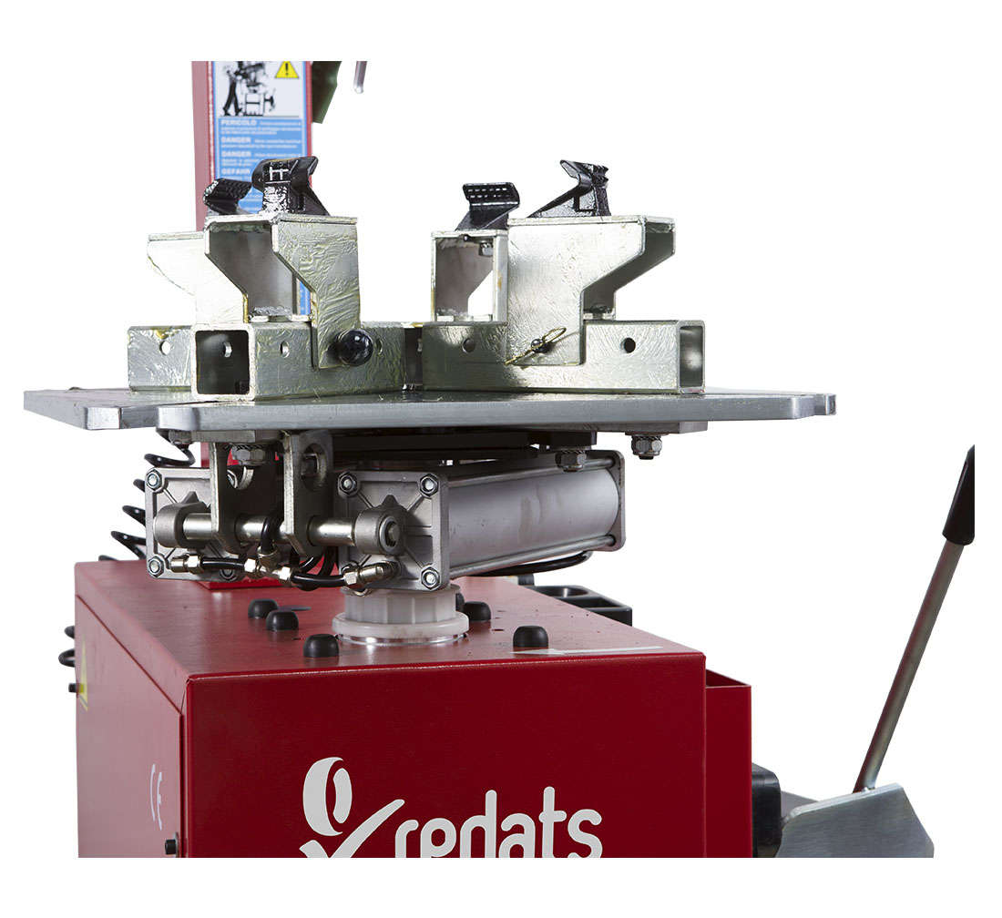 MASINA DE DEJANTAT SEMI-AUTOMATA PENTRU ROTI MOTOCICLETE 6-24" REDATS M-130