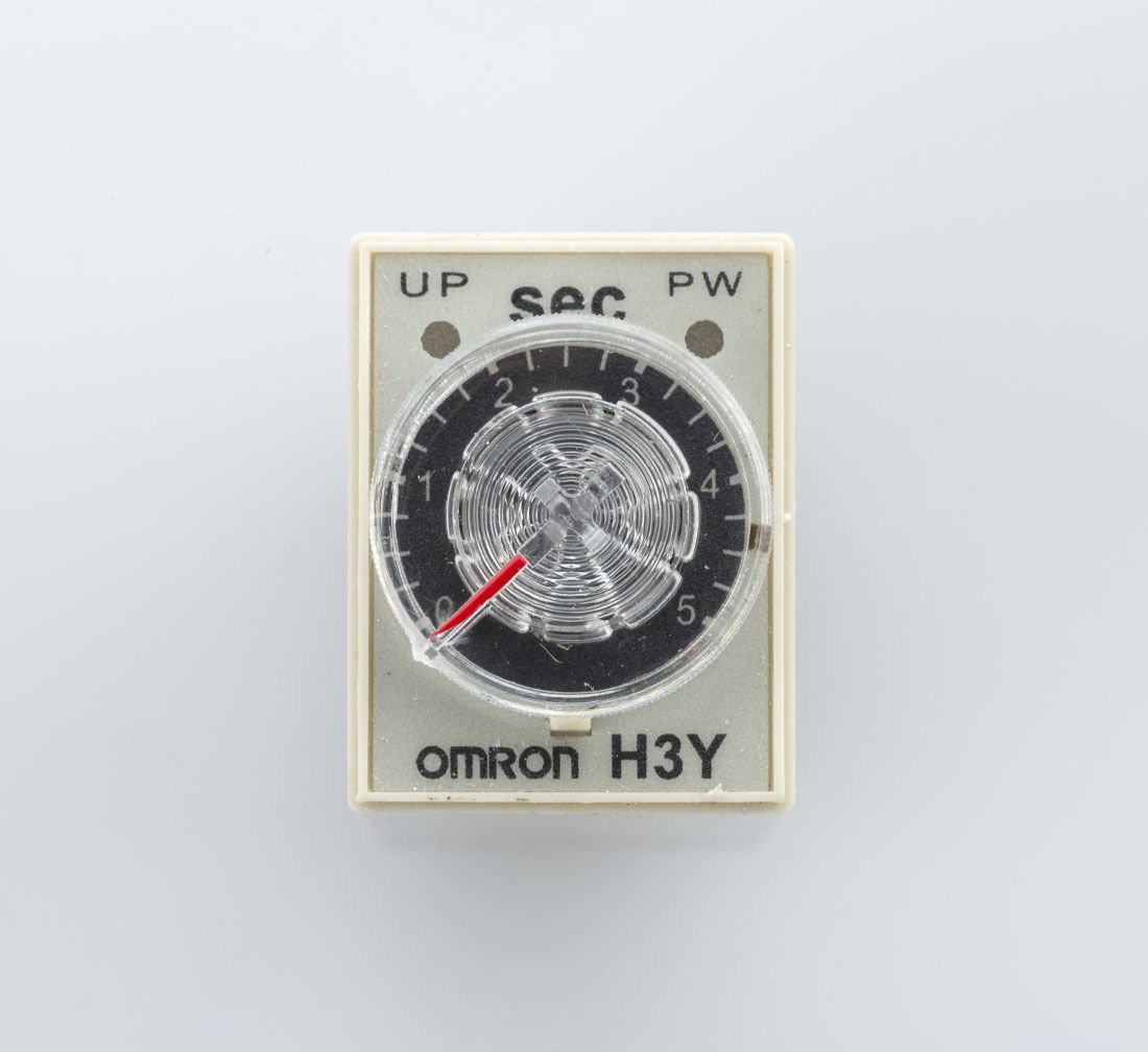 RELEU DE TIMP PENTRU ELEVATOR