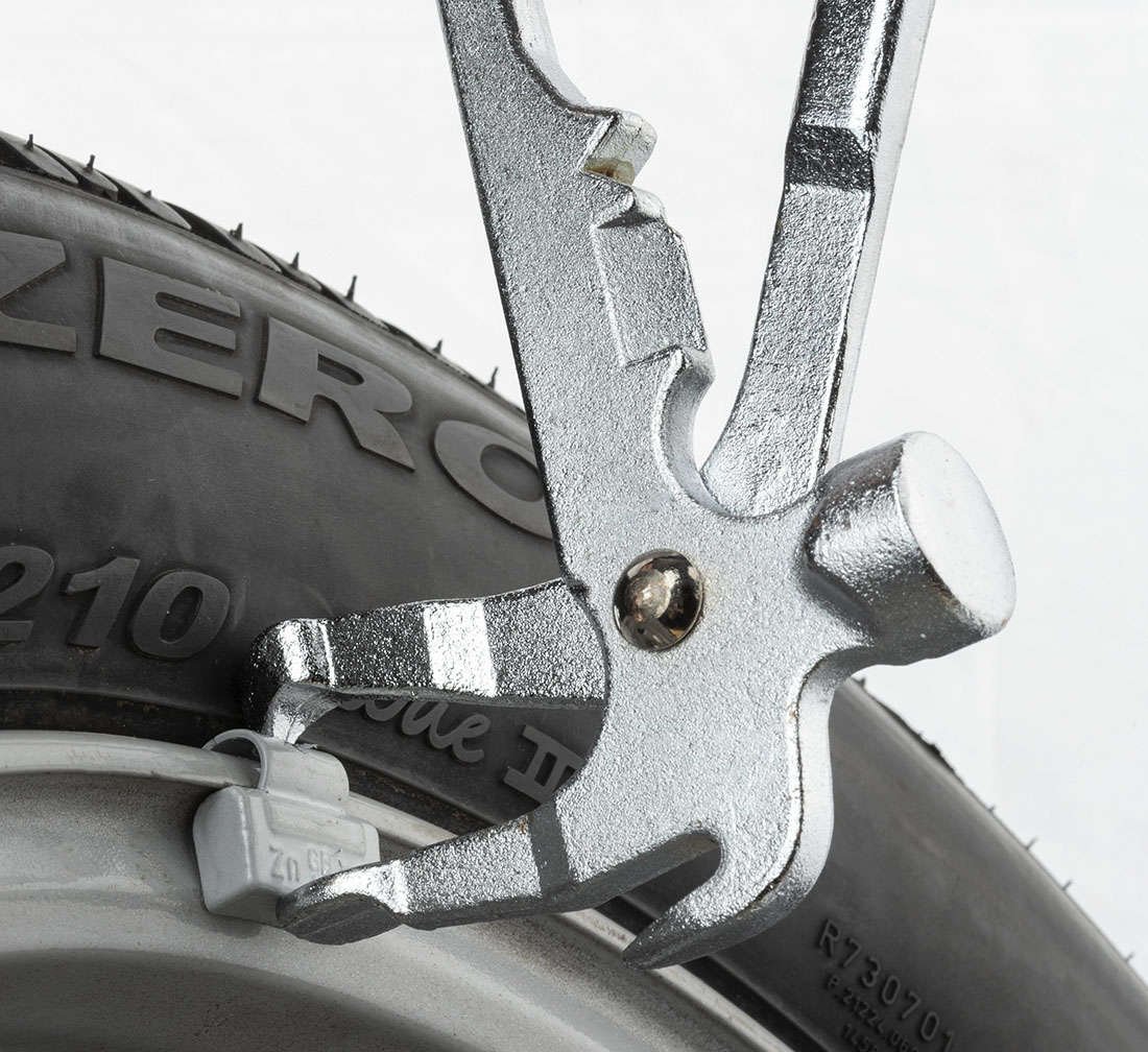 CLESTE PENTRU CONTRAGREUTATE