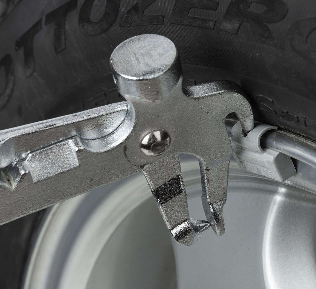 CLESTE PENTRU CONTRAGREUTATE