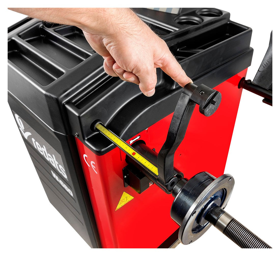 MASINA DE ECHILIBRAT FULL AUTOMATA CU MONITOR LCD 17" PENTRU ROTI AUTOTURISME 24" REDATS W-680 POLONIA