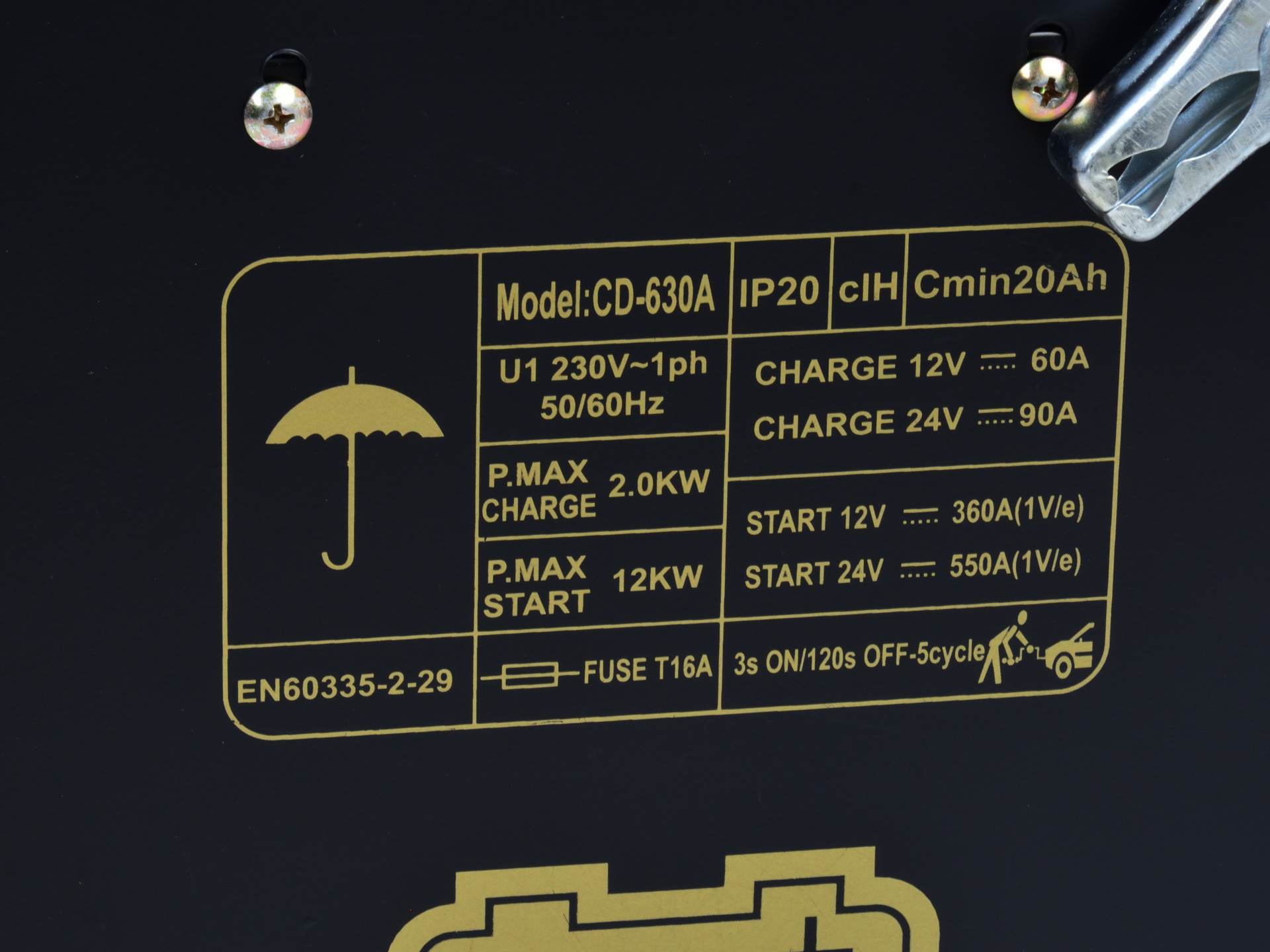 ROBOT PORNIRE BATERIE AUTO CU REDRESOR 550A CLASS 630