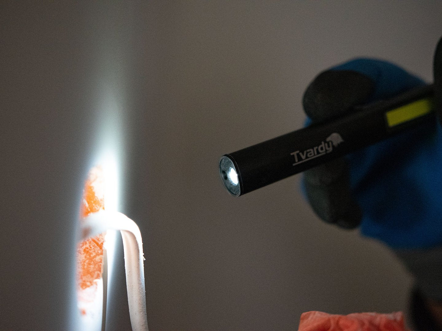 LAMPA LED COB CU LASER SI UV REINCARCABILA CU MAGNET 5W 800MAH 400 LUMENI