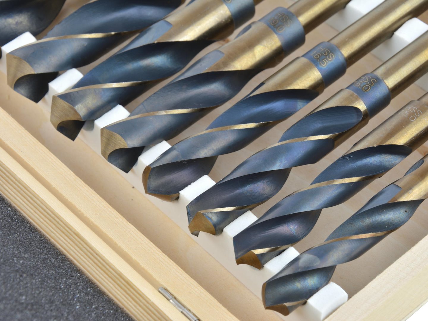 SET 8 BURGHIE HSS-CO (5% COBALT) 14–25,5 MM,1/2", UNGHI 130° – PENTRU METALE DURE SI LEMN