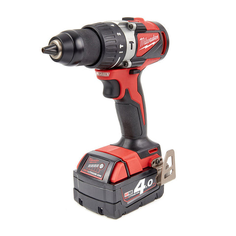 MASINA DE GAURIT SI INSURUBAT 82NM CU 2 ACUMULATORI 18V 4.0AH MILWAUKEE