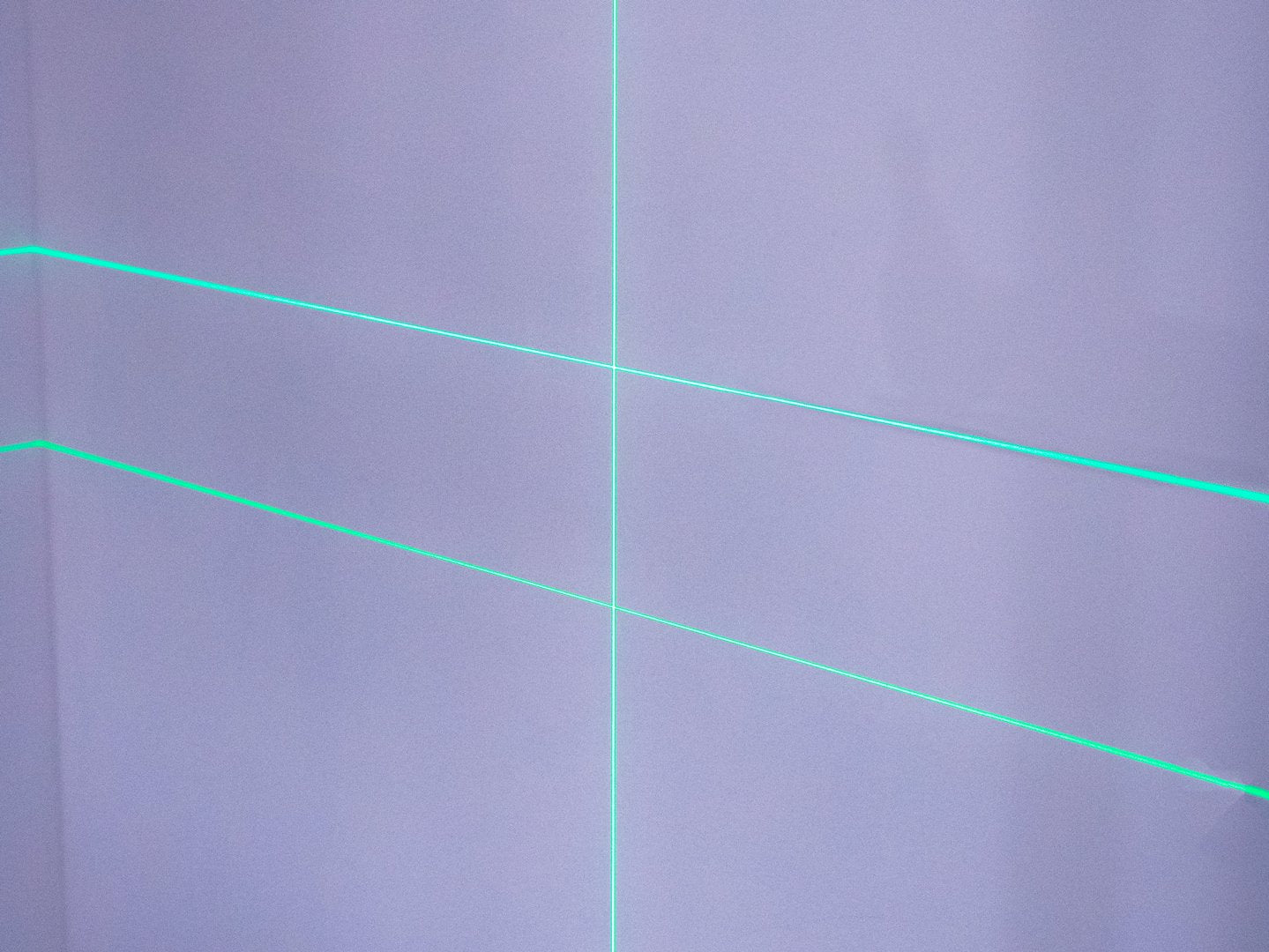 Nivela cu laser 360 grade 4d cu 2 acumulatori  GEKO