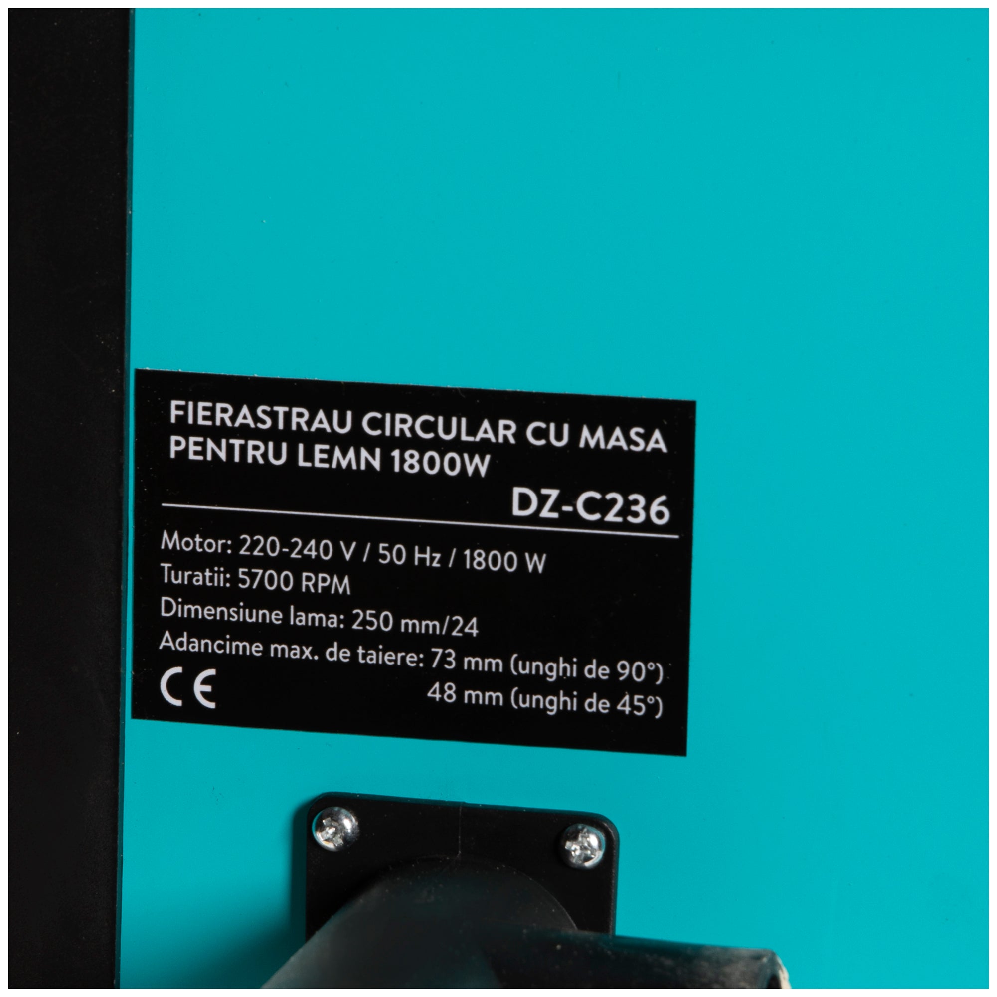 FIERASTRAUL CIRCULAR CU MASA PENTRU LEMN 1800W DETOOLZ