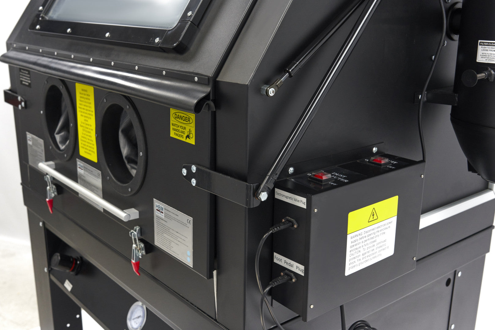 Cabina de sablat cu vacuum 2 aspiratoare SBC 990