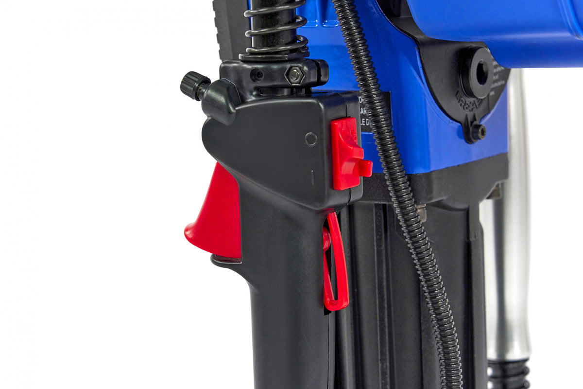 Dispozitiv pentru batut stalpi cu motor pe benzina 52cm3 2CP HBM