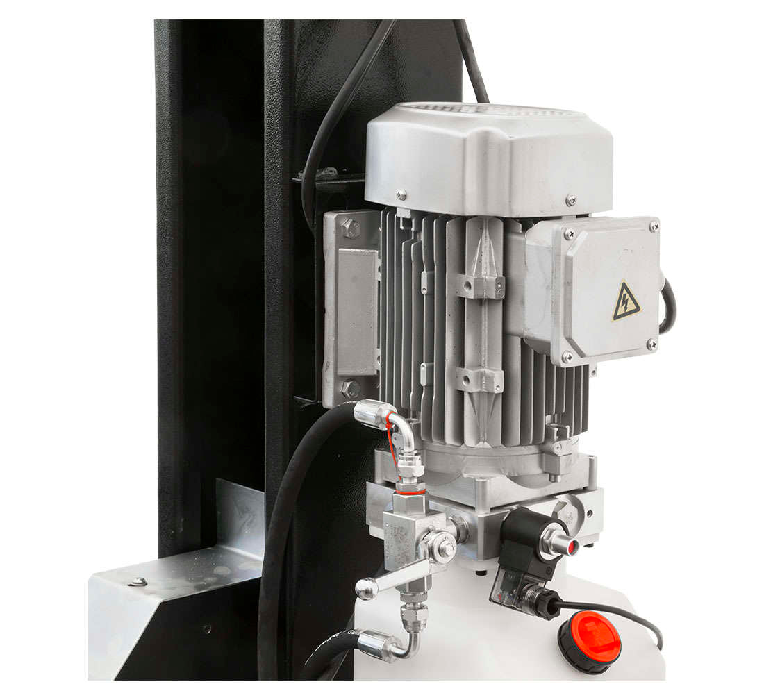 Elevator auto cu 4 coloane 4T 380V cu cric canal incorporat